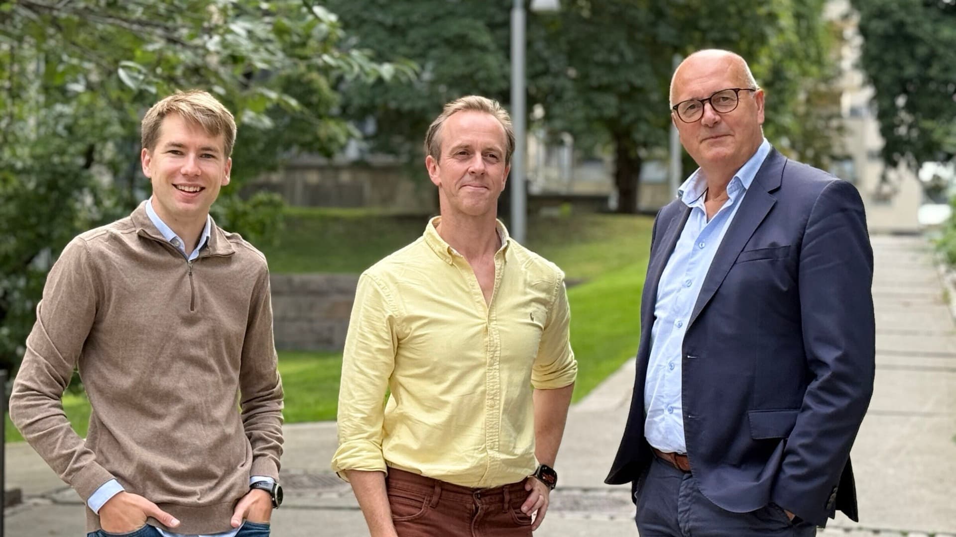Peter Skoland i Utleggsappen, Anders Kråkenes i Agens og Gerhard Næss i Advania, side om side utendørs. Foto: Advania